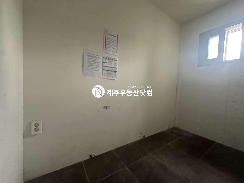 제주 서귀포시 동홍동 동홍동 I 무권리 유명 프랜차이즈 밀집 지역 노출 좋은 1층 상가 임대 연세 매물번호 13574 사진 3