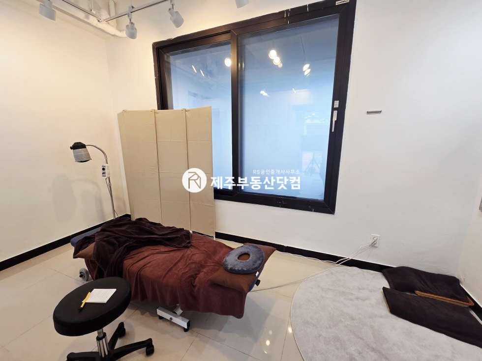 제주 제주시 노형동 [노형동] 노형소방서 대로변/1층/운동센터/시설완비 연세 매물번호 13577 사진 3