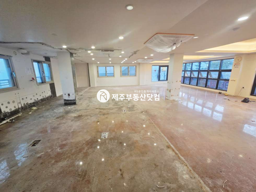 제주 제주시 봉개동 [봉개동] 명림로 도로변/2층/넓은평수/기본시설완비/월세가능/무권리 연세 매물번호 13389 사진 2