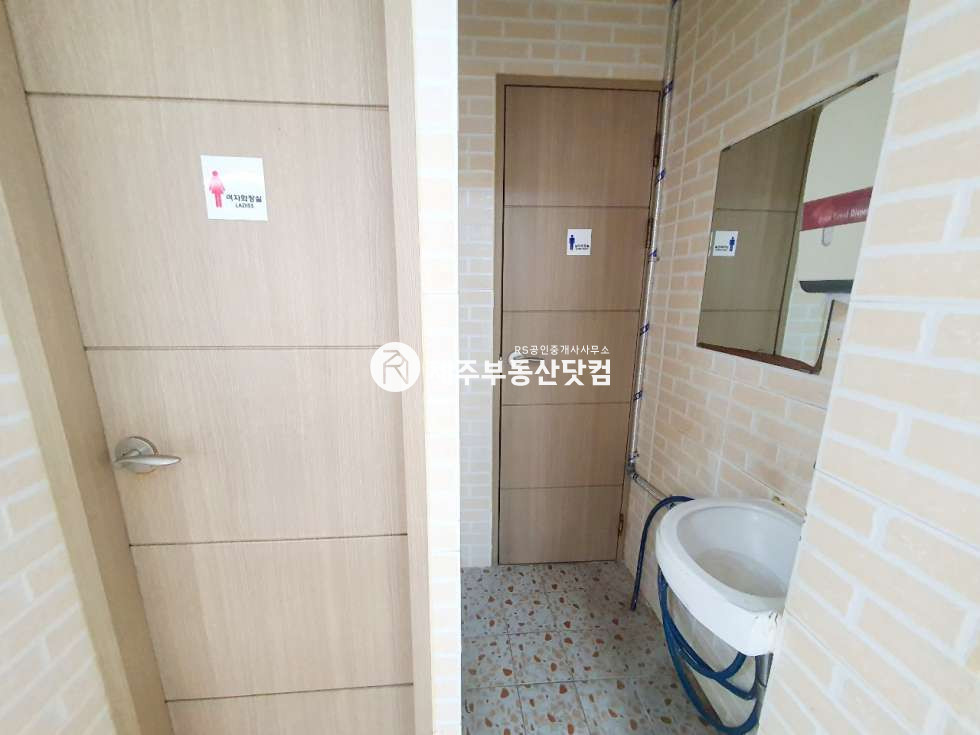 제주 제주시 화북일동 ﻿[화북일동]/화북교회인근/2층/무권리 상가임/넓은평수 연세 매물번호 11487 사진 3
