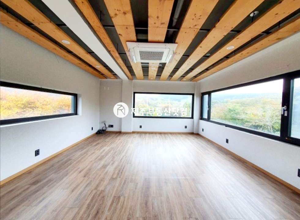 제주 제주시 조천읍 와산리 ﻿[조천읍/와산리]/번영로대로변인근/단독건물전체 1.2층/월세인하/무권리 월세 매물번호 11389 사진 4