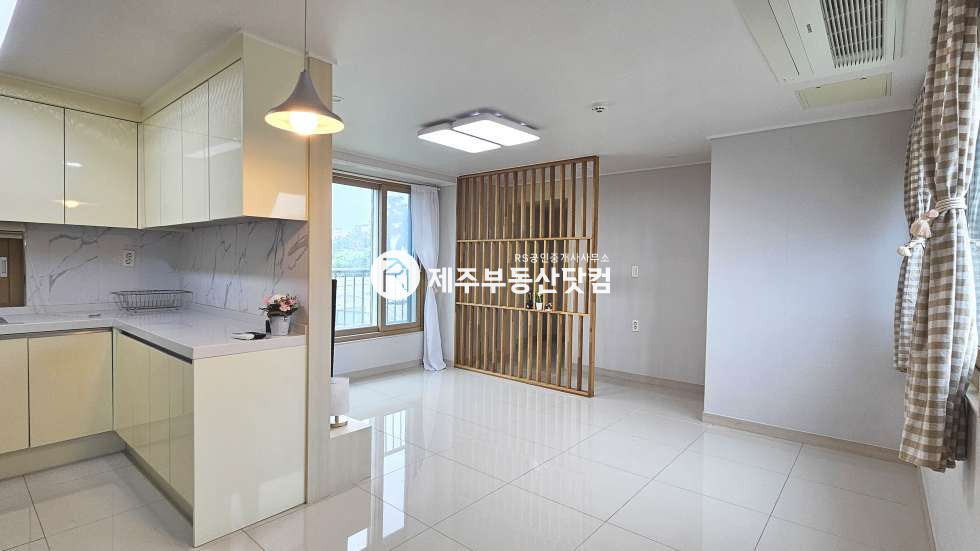 제주 제주시 조천읍 신촌리 2539-4 (신촌그린빌리지) 가동 [조천읍 신촌리] 조천중, 신촌초 부근 #그린빌리지 #매매 #방1화1 매매 매물번호 13585 사진 1