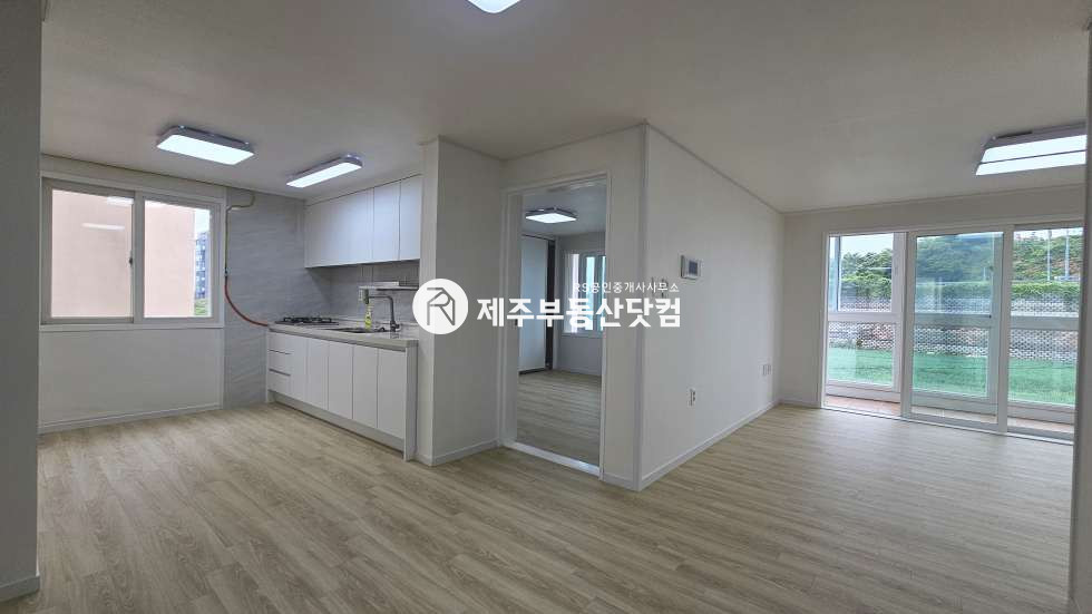 제주 제주시 조천읍 조천리 2258-1 (금오에이스빌) [조천읍 조천리] 일주동로 인접 #올리모델링 #급매 #방3화1 매매 매물번호 13589 사진 1