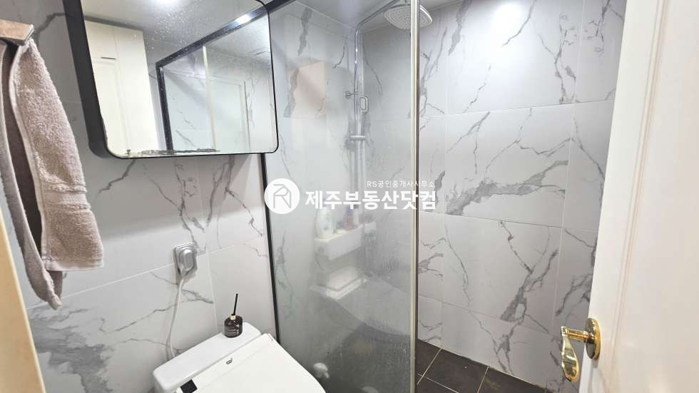 제주 제주시 삼양이동 2140-10 [삼양이동] 유피테르 #준신축 #내부상태 최상 #옵션다수 #방3화2 매매 매물번호 13600 사진 13
