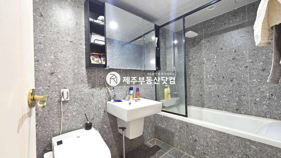 제주 제주시 삼양이동 2140-10 [삼양이동] 유피테르 #준신축 #내부상태 최상 #옵션다수 #방3화2 매매 매물번호 13600 사진 14