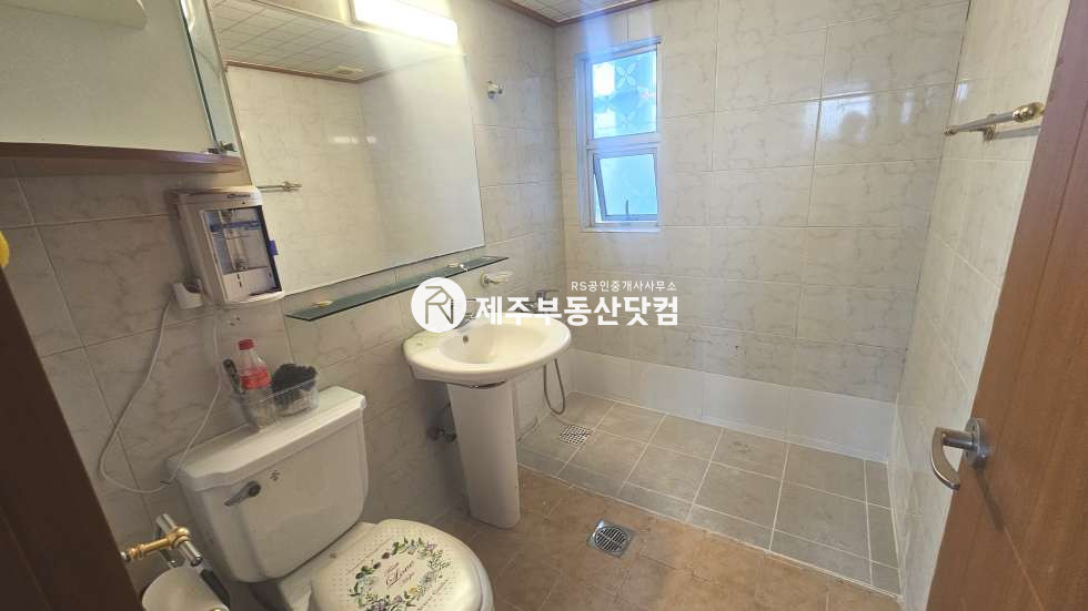 제주 제주시 조천읍 조천리 1188-1 201동 [조천읍 조천리] 만세동산 부근 #도화썬빌리지 #4층 급매 #한라산뷰 #방3화2 매매 매물번호 13602 사진 9