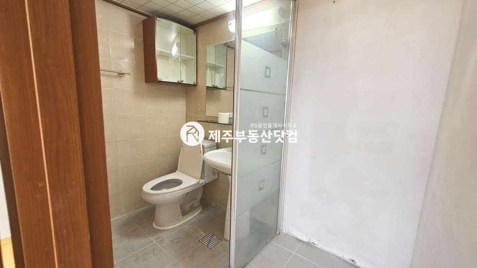 제주 제주시 조천읍 조천리 1188-1 201동 [조천읍 조천리] 만세동산 부근 #도화썬빌리지 #4층 급매 #한라산뷰 #방3화2 매매 매물번호 13602 사진 10