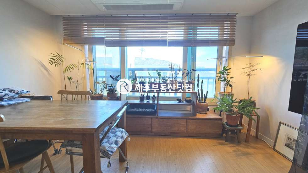 제주 제주시 조천읍 신촌리 1795 A동 [조천읍 신촌리] 신촌초 도보 4분 #에코휴공간 #1층 #부분 리모델링 #방3화2 매매 매물번호 13606 사진 3