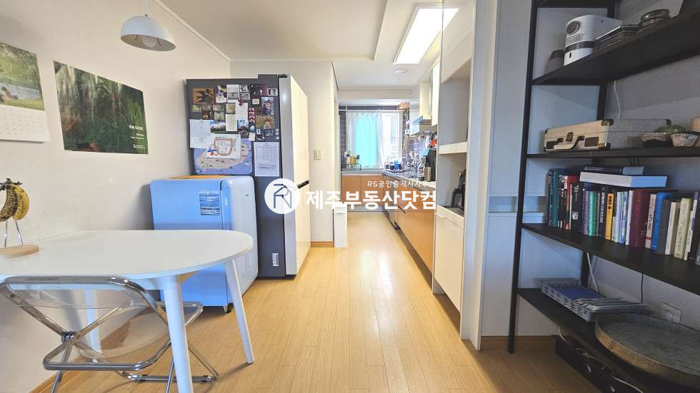제주 제주시 조천읍 신촌리 1795 A동 [조천읍 신촌리] 신촌초 도보 4분 #에코휴공간 #1층 #부분 리모델링 #방3화2 매매 매물번호 13606 사진 4