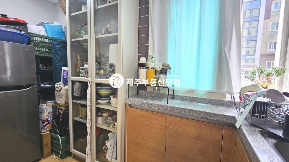 제주 제주시 조천읍 신촌리 1795 A동 [조천읍 신촌리] 신촌초 도보 4분 #에코휴공간 #1층 #부분 리모델링 #방3화2 매매 매물번호 13606 사진 6