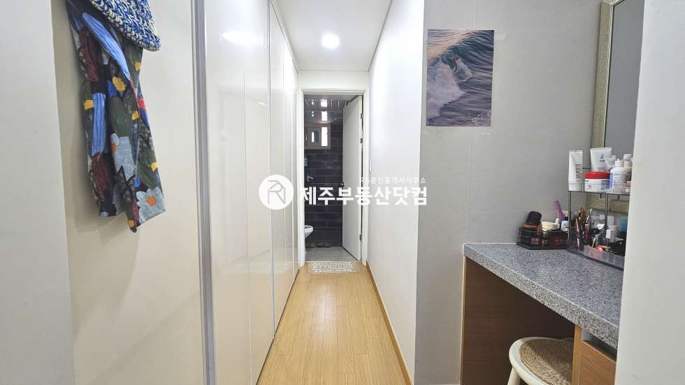 제주 제주시 조천읍 신촌리 1795 A동 [조천읍 신촌리] 신촌초 도보 4분 #에코휴공간 #1층 #부분 리모델링 #방3화2 매매 매물번호 13606 사진 9