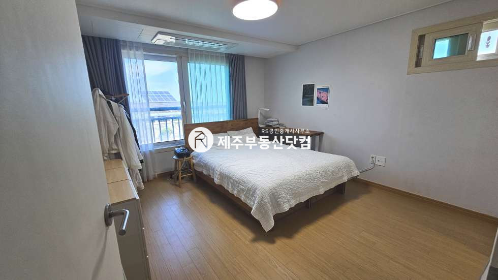 제주 제주시 조천읍 신촌리 1795 A동 [조천읍 신촌리] 신촌초 도보 4분 #에코휴공간 #1층 #부분 리모델링 #방3화2 매매 매물번호 13606 사진 10