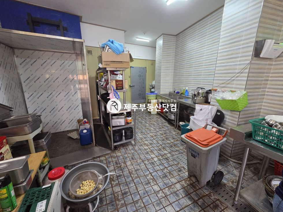 제주 제주시 도두일동 [도두일동] 도두마을 도로변/식당/넓은평수/시설완비/모든식당업가능 연세 매물번호 13608 사진 2