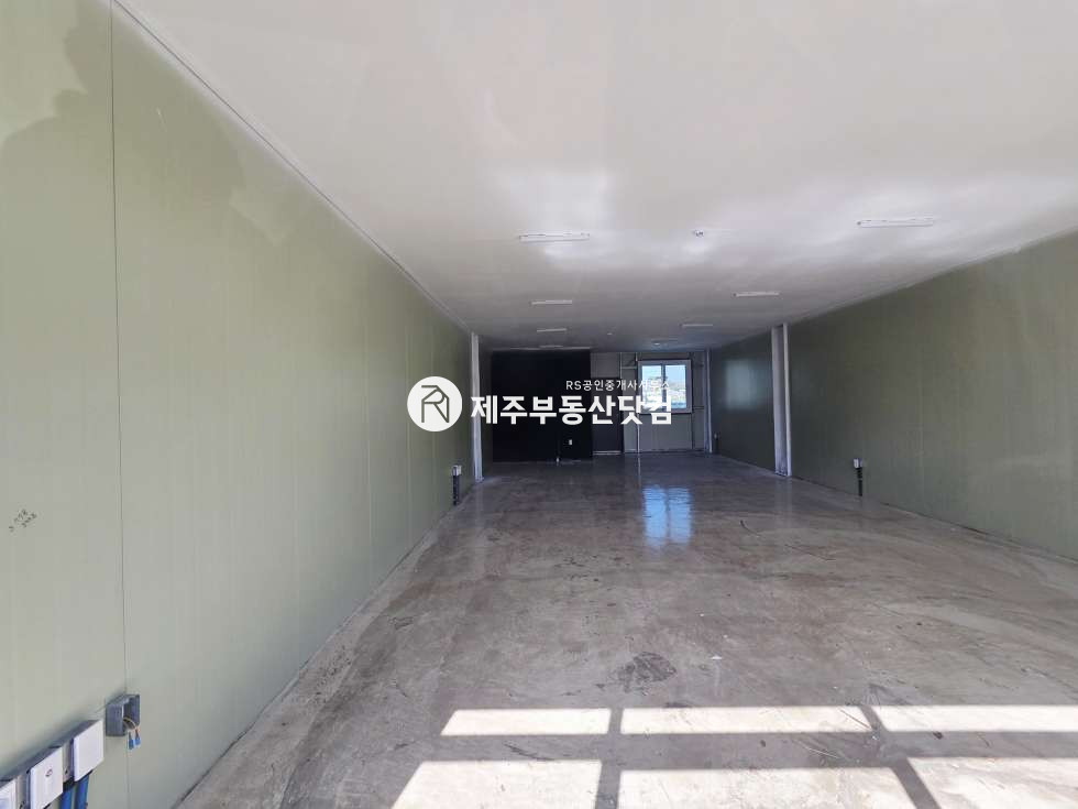 제주 제주시 한림읍 협재리 [한림읍/협재해수욕장] 음식점가능/협재해수욕장1분/1층/무권리 연세 매물번호 13476 사진 2