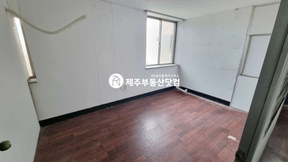 제주 제주시 삼도일동 [삼도일동] 서사라사거리인근/넓은평수/무권리 연세 매물번호 13138 사진 3