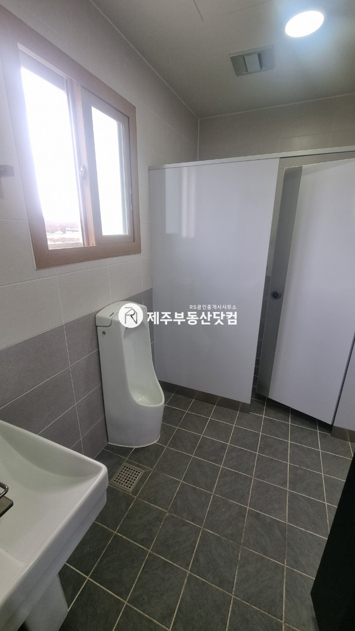 제주 제주시 한림읍 ﻿한림읍 협재리 /협재헤수욕장도로변/2층/넓은평수 상가 연세 매물번호 11355 사진 3