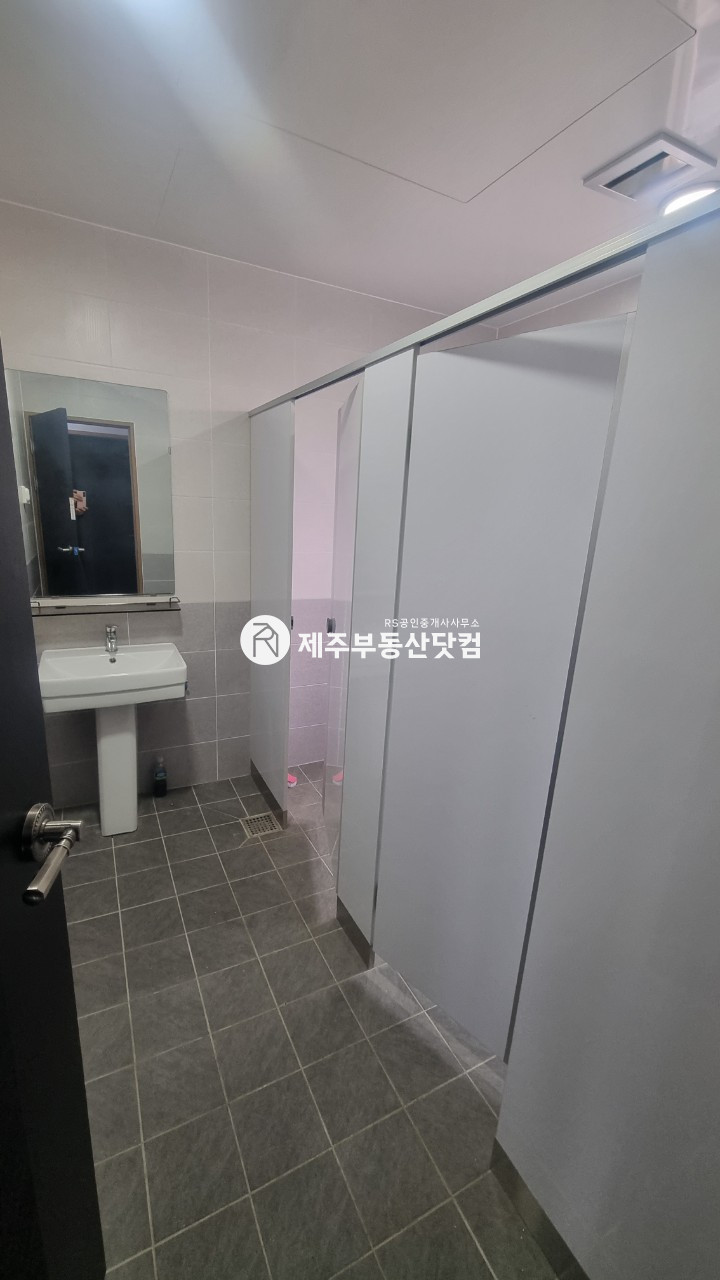 제주 제주시 한림읍 ﻿한림읍 협재리 /협재헤수욕장도로변/2층/넓은평수 상가 연세 매물번호 11355 사진 4