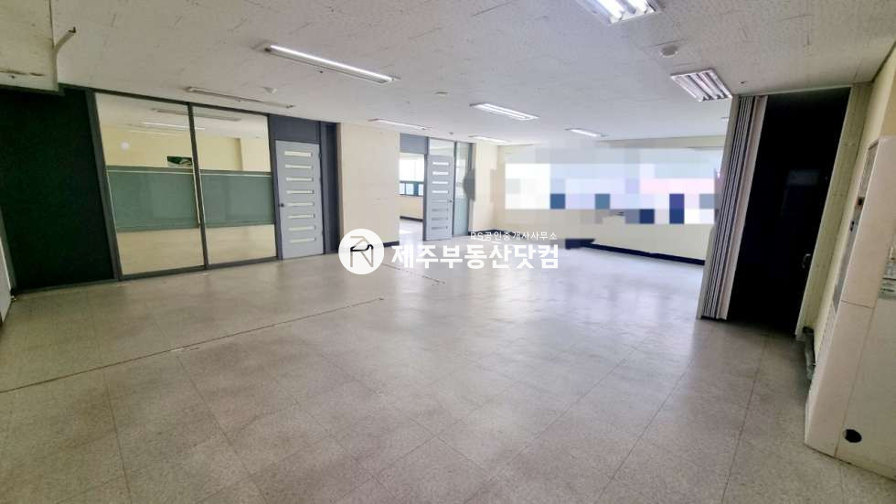 제주 제주시 연동 연동/ 문화칼라 사거리인근/ 도로변 3층/ 상가임대/ 엘베(0) 연세 매물번호 10455 사진 1