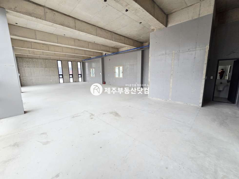 제주 제주시 화북일동 [삼화지구] 우편집중국 대로변/2층/엘베0/넓은평수/무권리 연세 매물번호 13445 사진 3