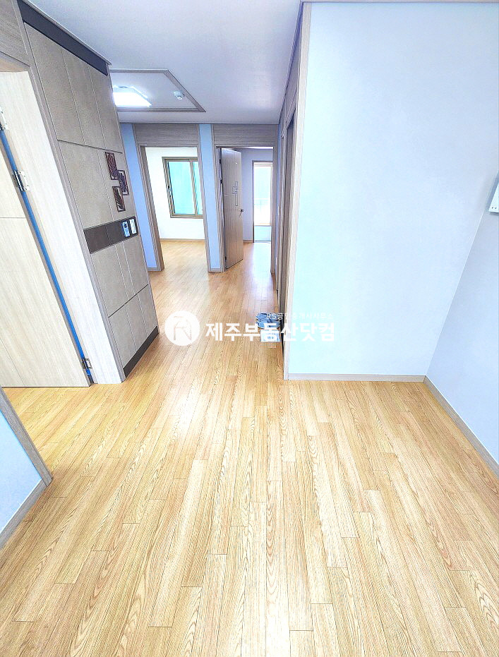 제주 제주시 삼도일동 532-10 [삼도일동] 서사라사거리 부근 #준신축 #방3화2 #매매 매매 매물번호 13564 사진 1