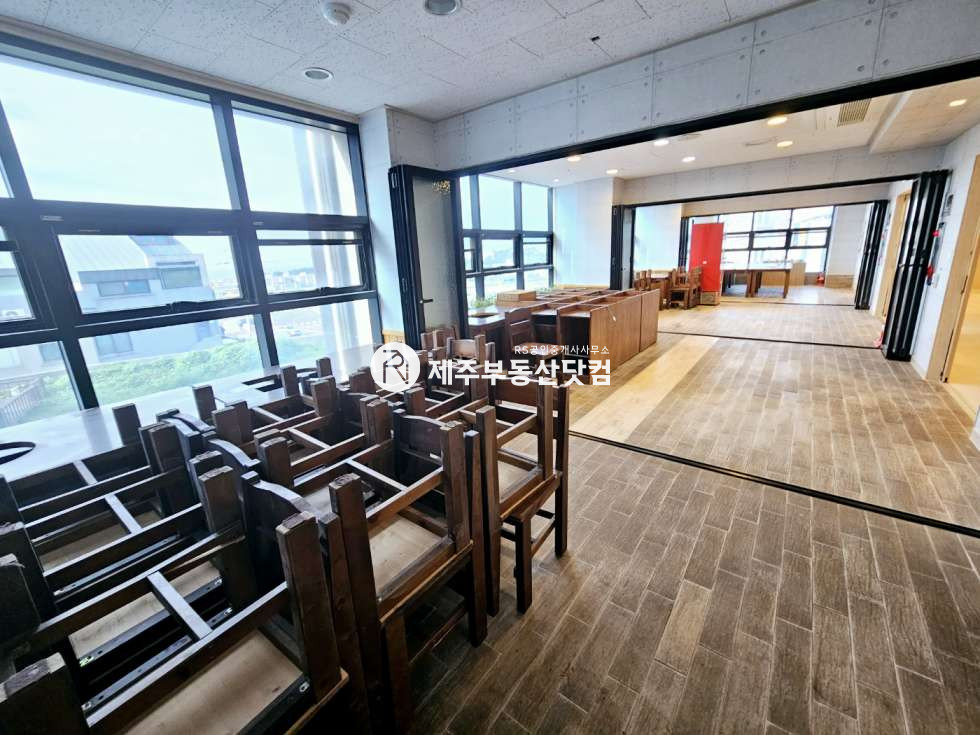 제주 제주시 애월읍 애월읍/애조로/상귀교차로 /1층 넓은평수 엘베0 /식당가능/무권리 연세 매물번호 11874 사진 3