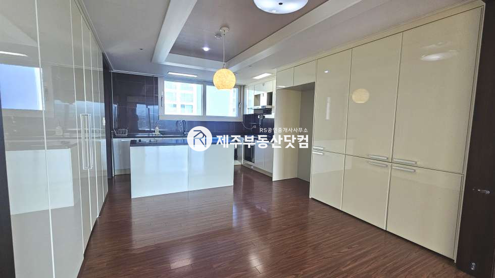 제주 제주시 이도이동 1956 109동 [이도이동] 이도한일베라체아파트 #급매 #로얄동/로얄층 #한라산 뻥뷰 #방4화2 매매 매물번호 13449 사진 3