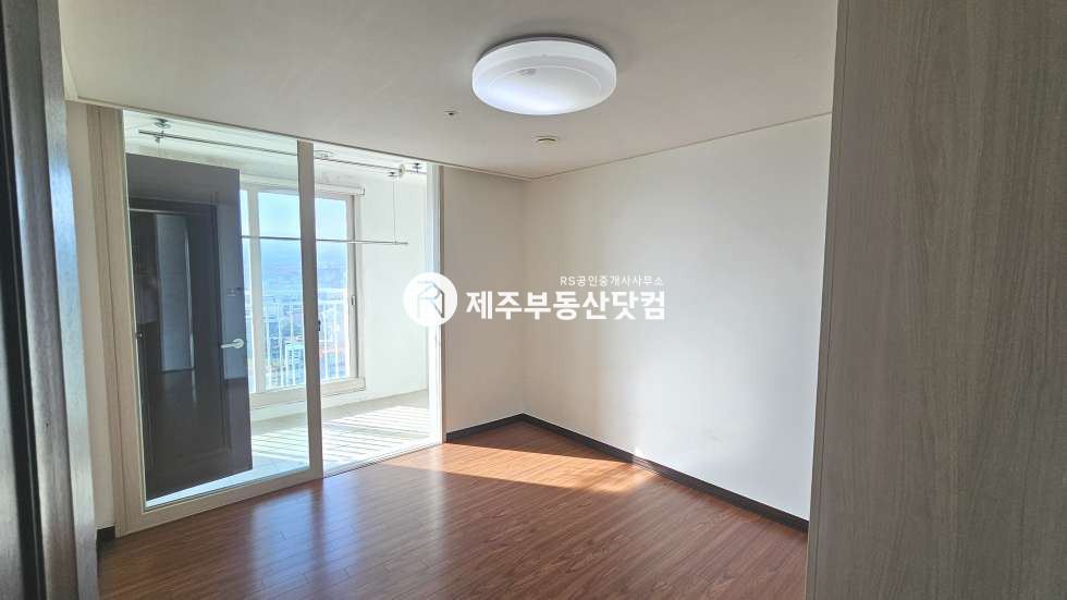 제주 제주시 이도이동 1956 109동 [이도이동] 이도한일베라체아파트 #급매 #로얄동/로얄층 #한라산 뻥뷰 #방4화2 매매 매물번호 13449 사진 10