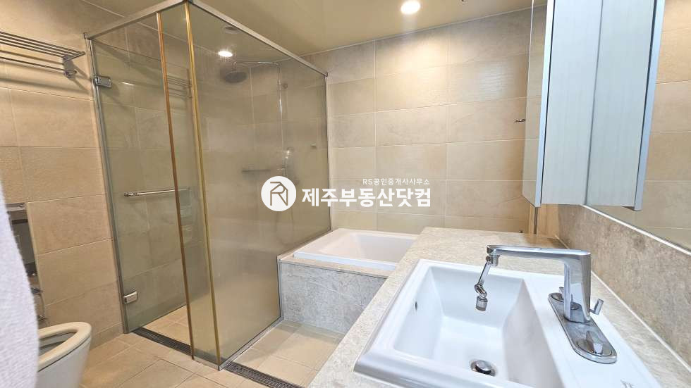 제주 제주시 이도이동 1956 109동 [이도이동] 이도한일베라체아파트 #급매 #로얄동/로얄층 #한라산 뻥뷰 #방4화2 매매 매물번호 13449 사진 20