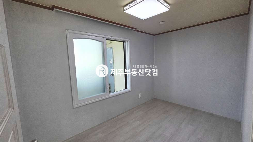 제주 제주시 이호이동 116-3 [이호이동] 대일아파트 #급매 #리모델링 완료 #방3화1 매매 매물번호 13376 사진 5